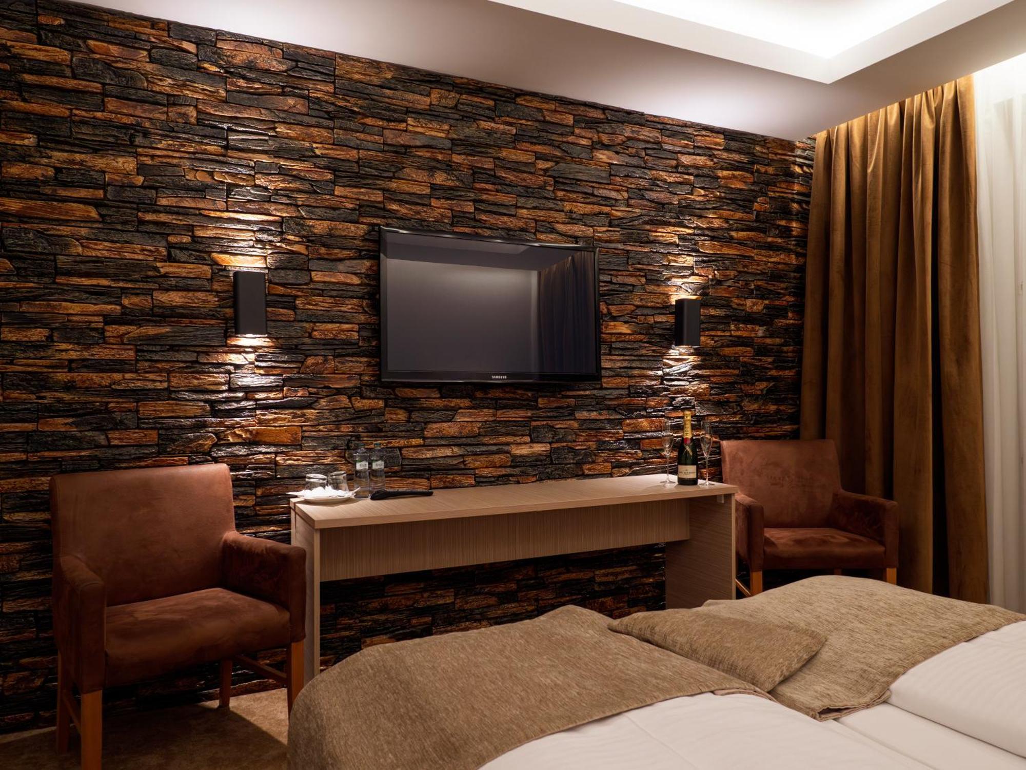 Elite Hotel Nová Dubnica Εξωτερικό φωτογραφία