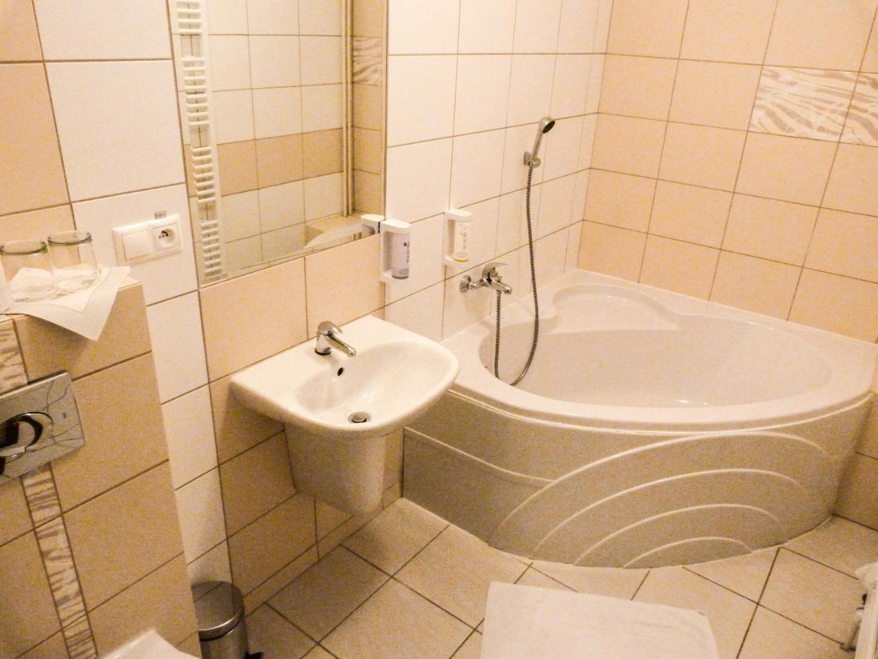 Elite Hotel Nová Dubnica Εξωτερικό φωτογραφία