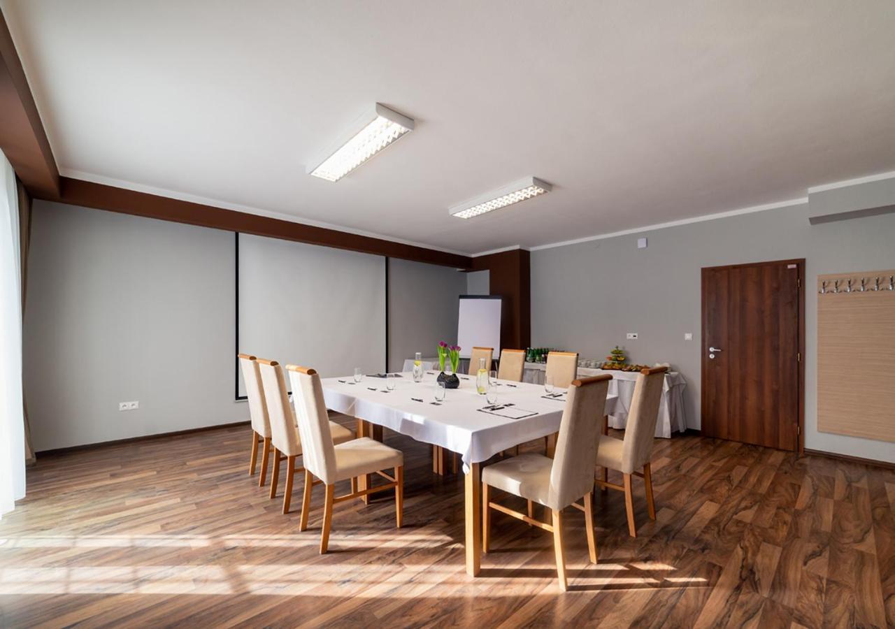 Elite Hotel Nová Dubnica Εξωτερικό φωτογραφία